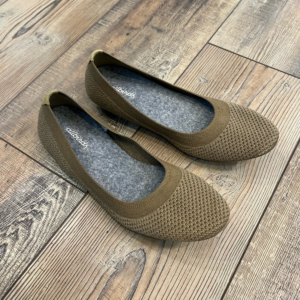 NWOT’s Allbirds Women's Moss Green Flats Size 7.5